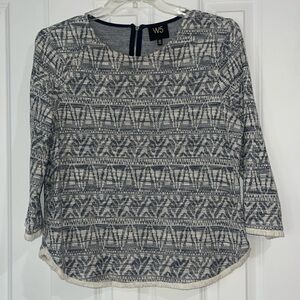 W5, Medium, navy and white blouse